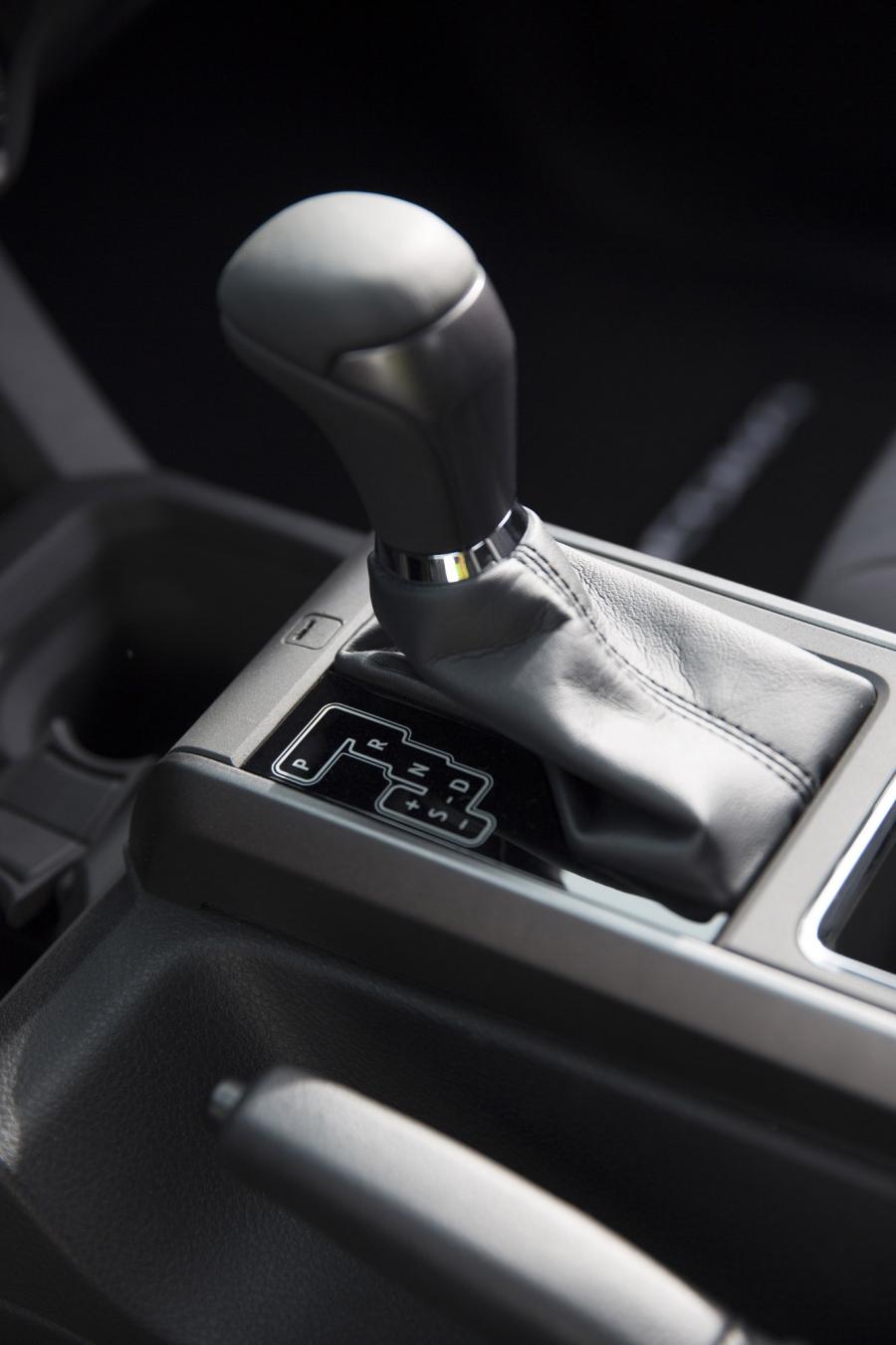  Toyota Tacoma TRD Off-Road Access Cab 2015 года  (фото 26 из 27)